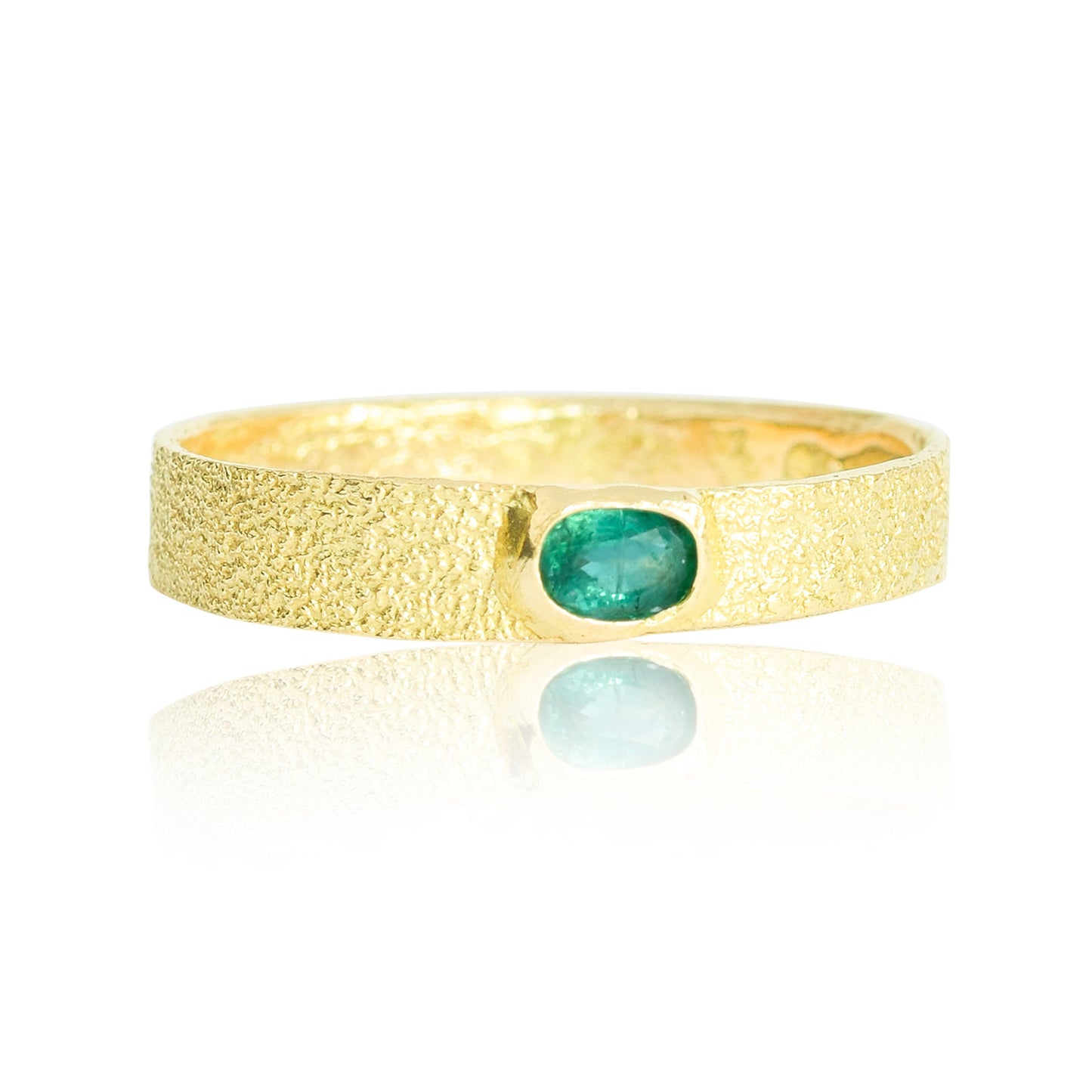 18ct Yellow Gold Textured Ring with Colombian Emerald