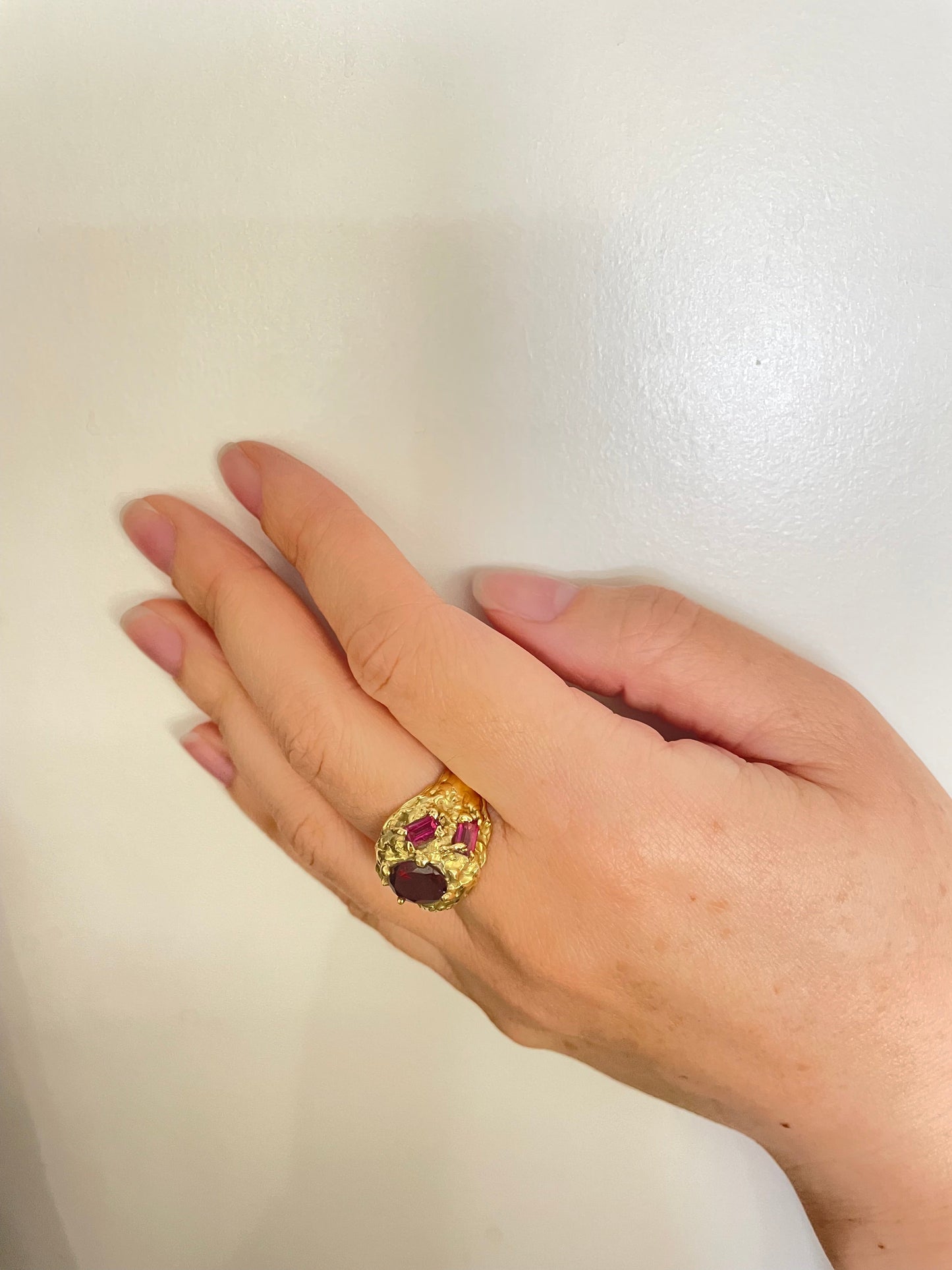 18ct Yellow Gold Ring with Sri Lankan Garnet and Pink Sapphires