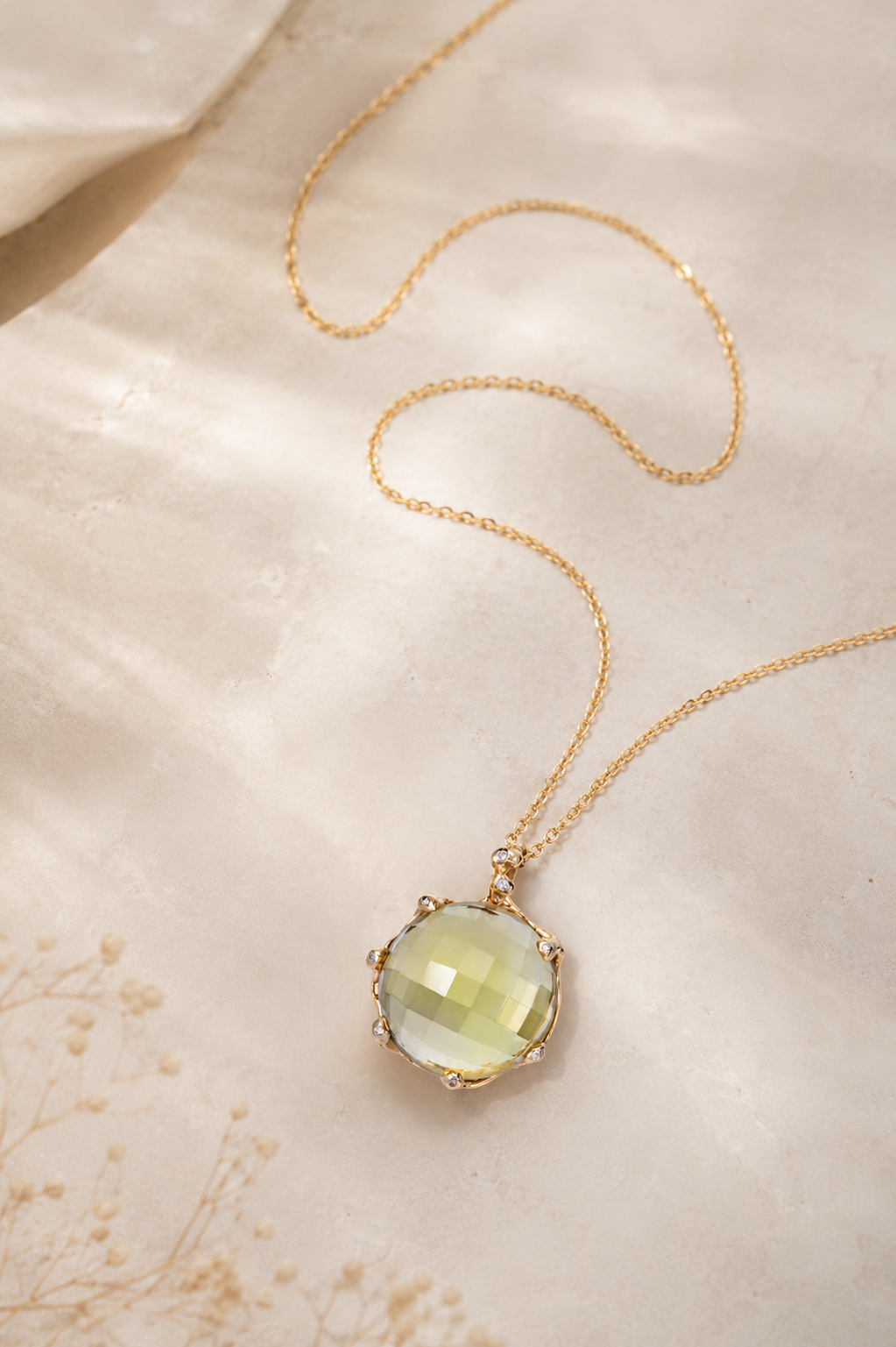Aura Citrine Faceted Pendant Necklace in Yellow Gold