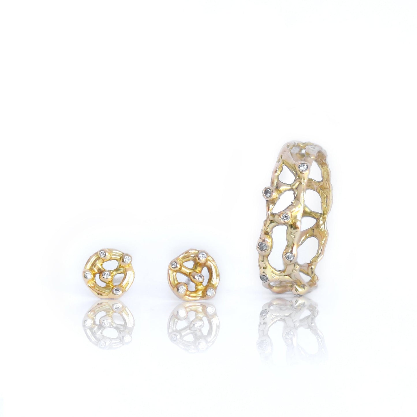 Gold studs set with white diamonds - LaParra Jewels-BESPOKE HAND MADE JEWLERY LONDON
